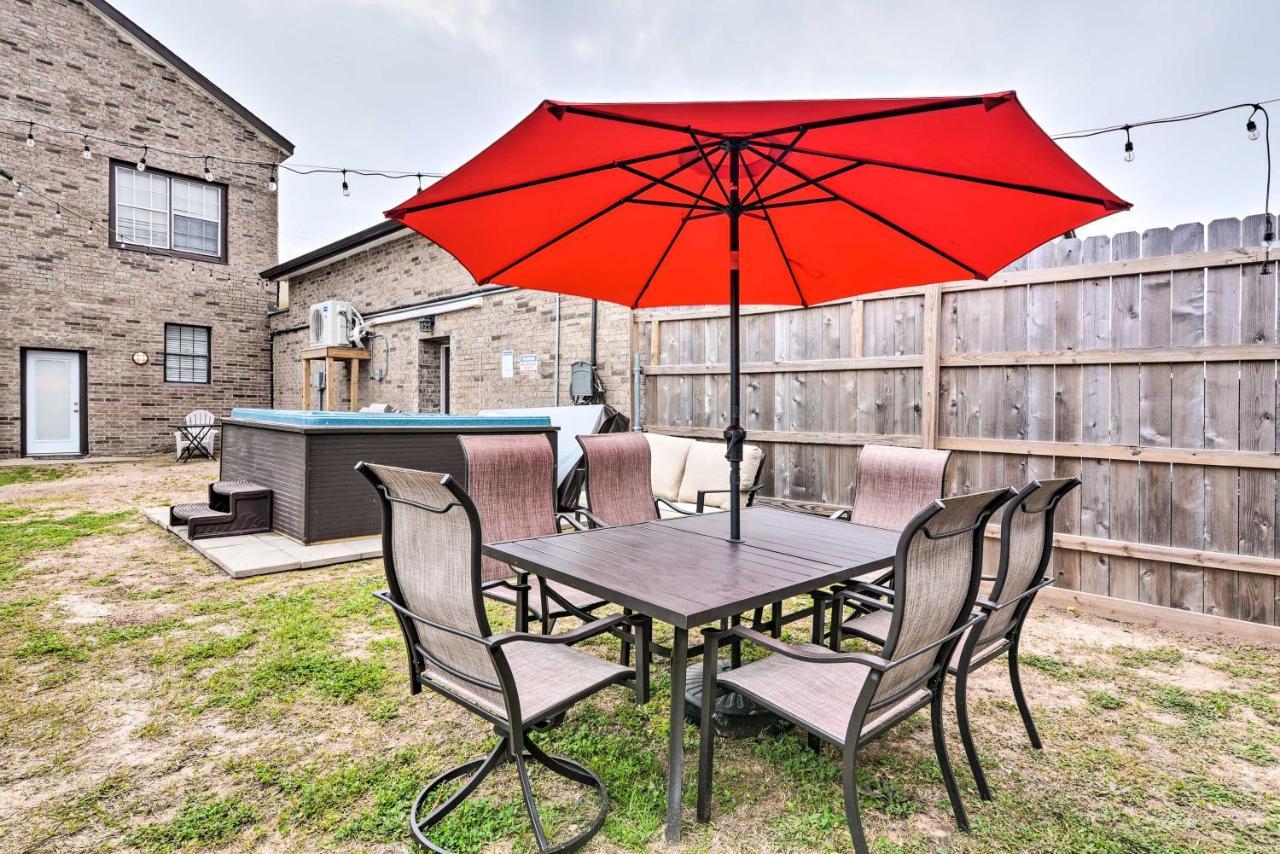 Cozy Galveston Apartment - Walk To Beach And Dining Luaran gambar
